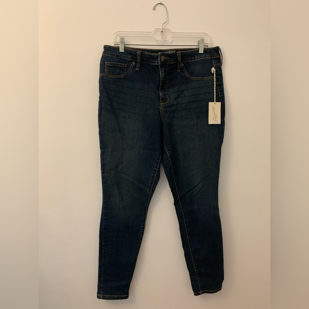NWT Universal Thread high rise straight leg jeans 👖 ❤️